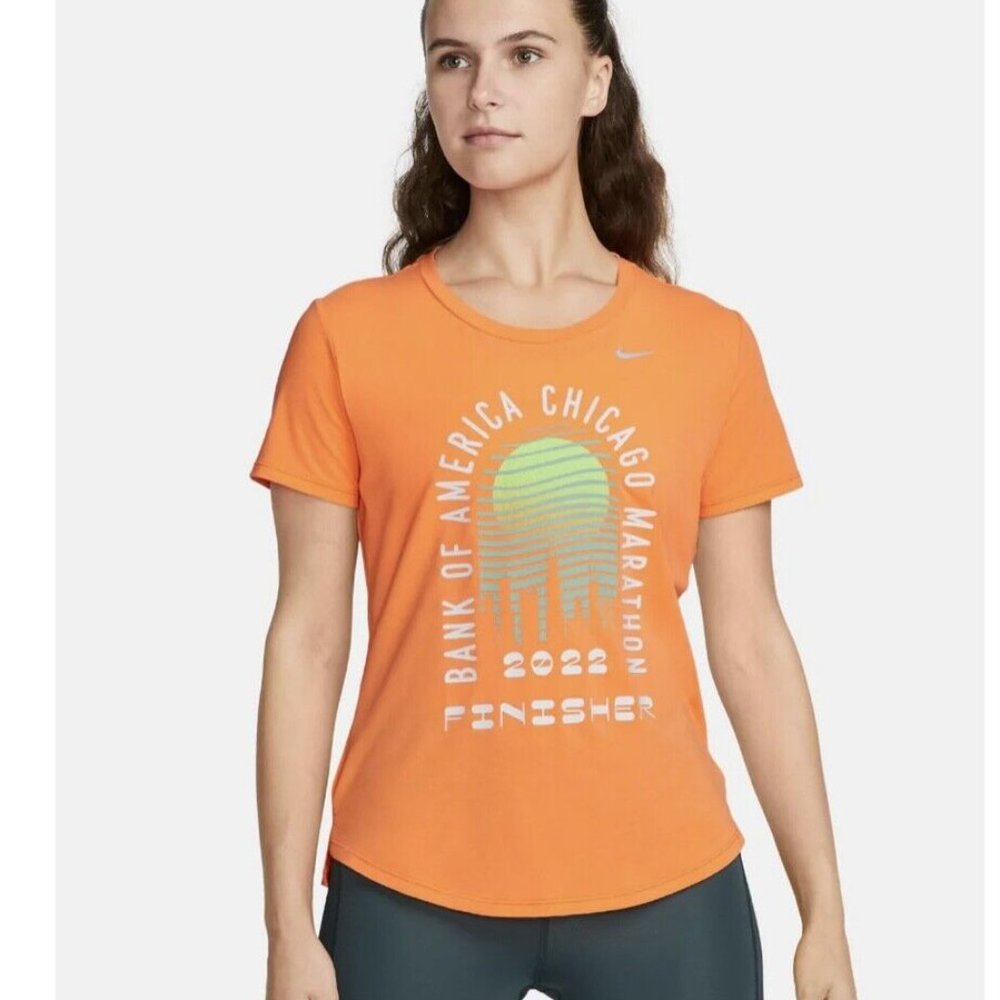New Nike Chicago Marathon T Shirt Women